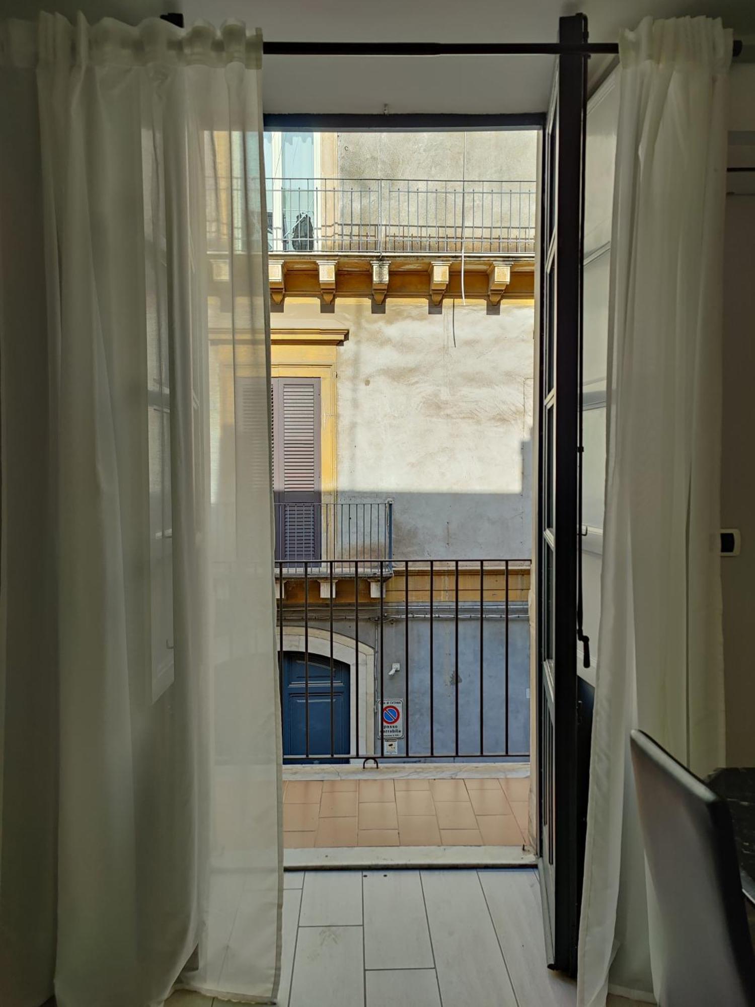 Delph'S House Apartment Catania Exterior photo